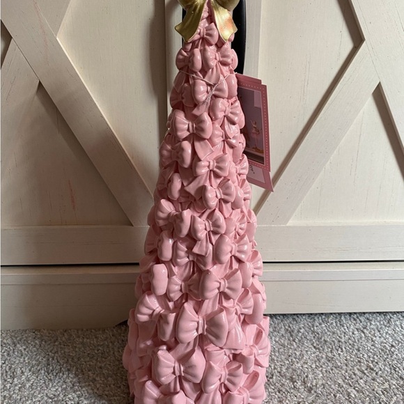 Cupcakes & Cashmere pink bow tree TikTok viral - Picture 3 of 3